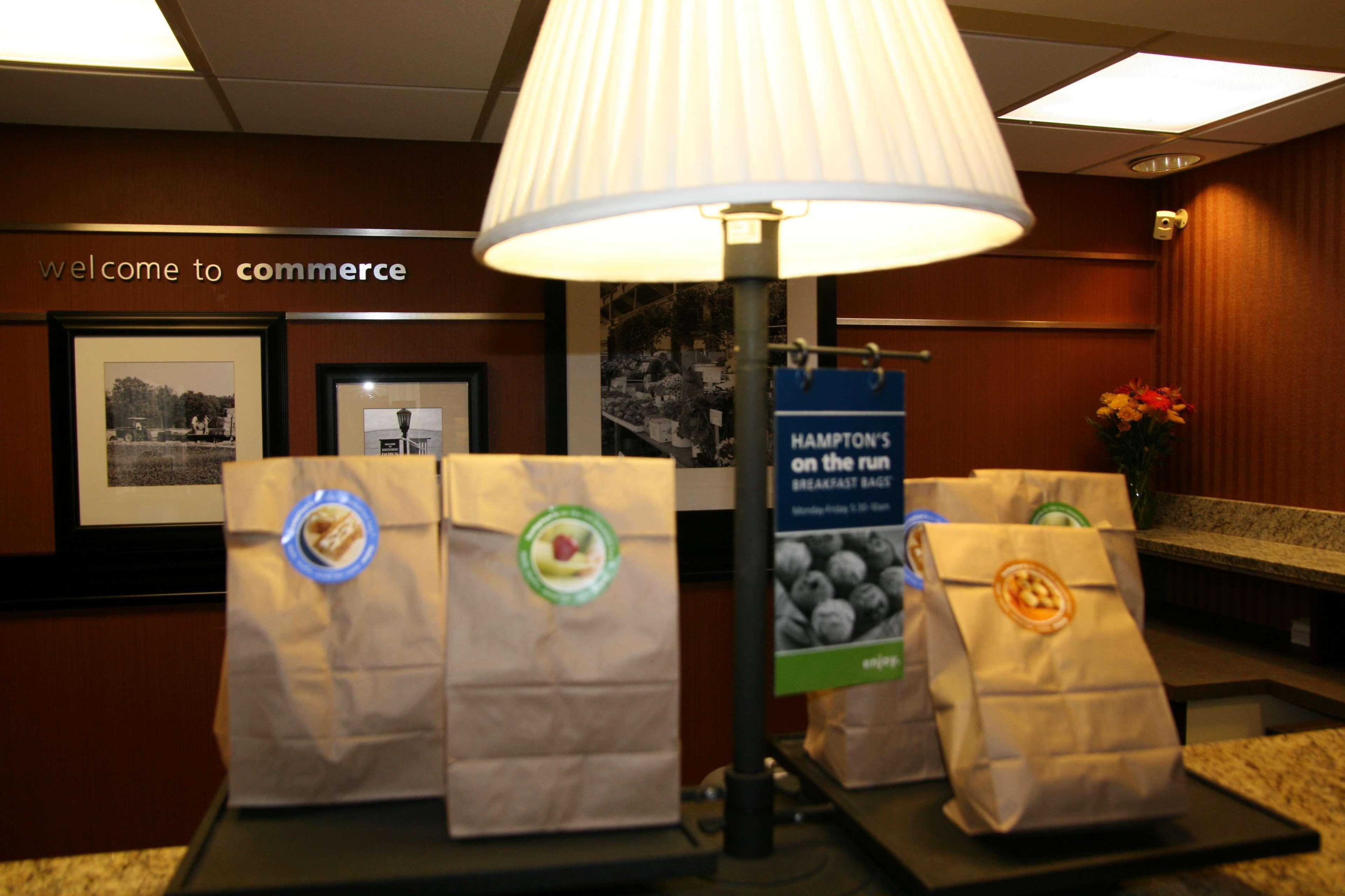 Hampton Inn Commerce Ngoại thất bức ảnh