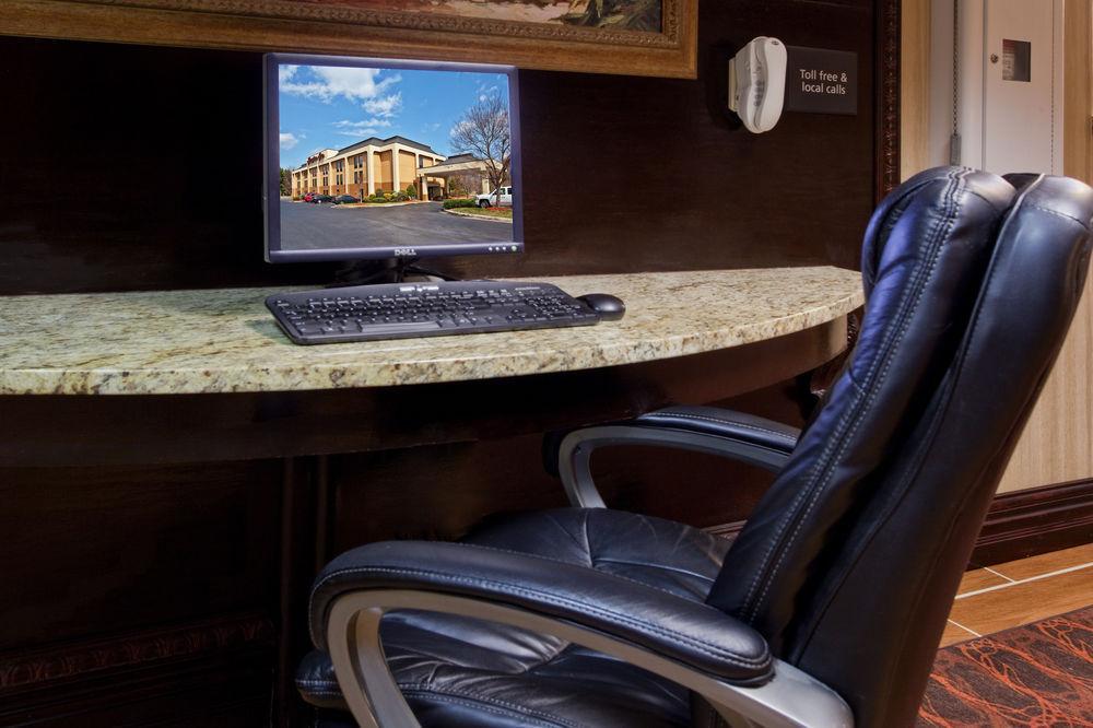 Hampton Inn Commerce Ngoại thất bức ảnh